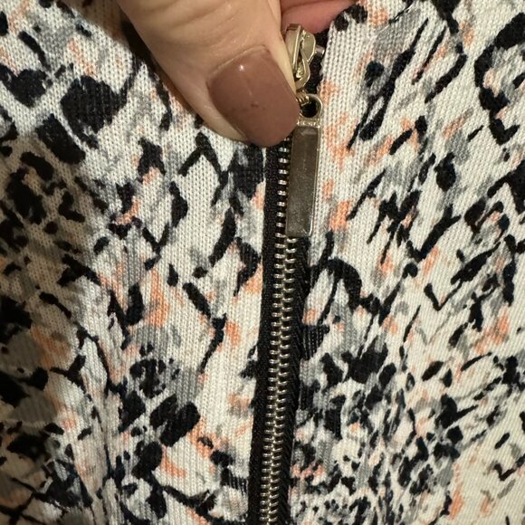 PERFECT for FALL!! LIGHTWEIGHT SNAKE PRINT 1/4 ZIP SWEATER 2X #L - Picture 6 of 8